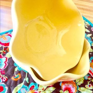 SLAH 2 Hospitality Butter Scalloped Bowls EUC